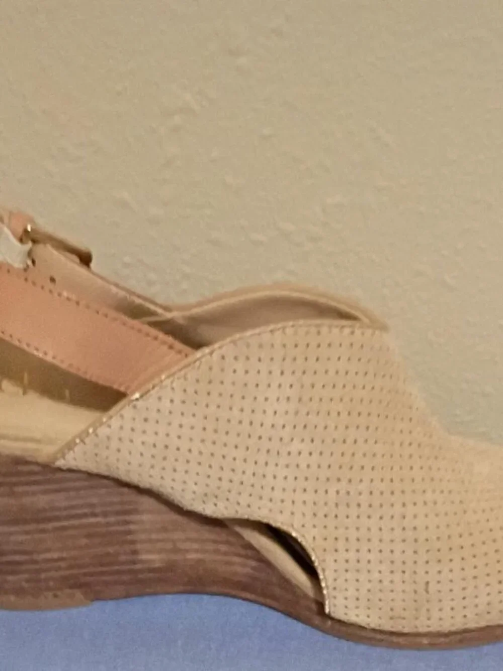 REBA Wedge Style shoes for women 9M Light brown